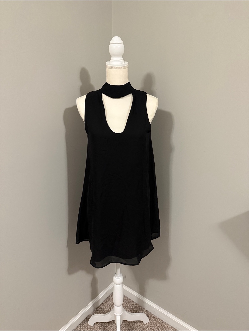 Sleeveless Black Mock-Neck Keyhole Dress